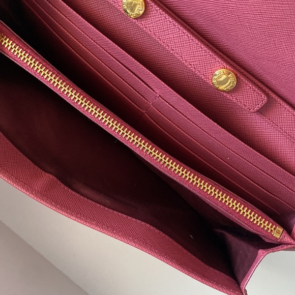 Prada Saffiano metal wallet on chain
